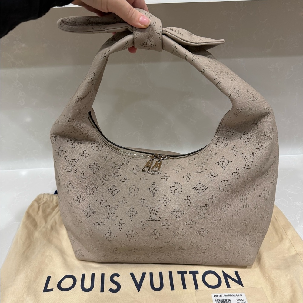 Louis Vuitton WHY KNOW MM